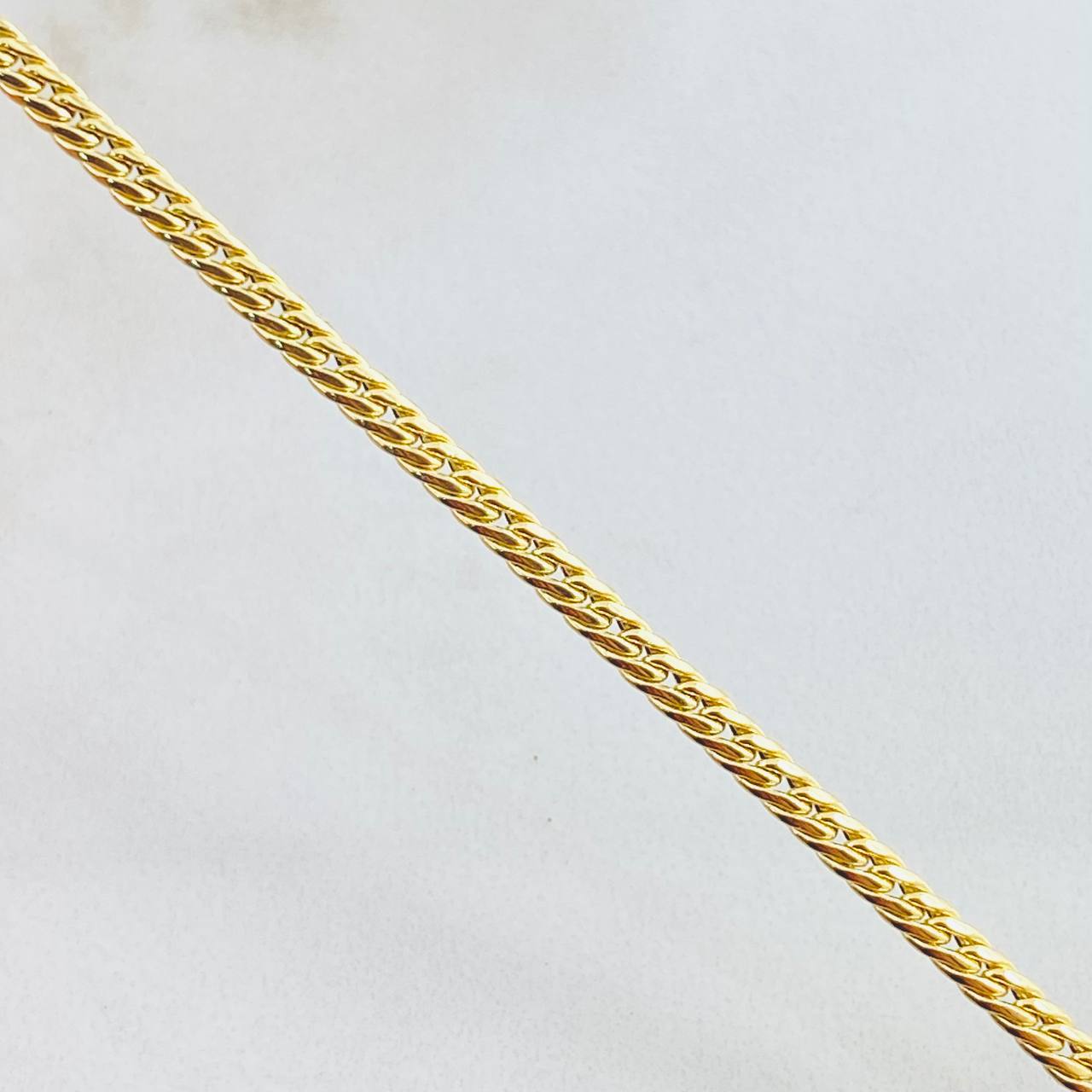 Flat Snake Bracelet 1.75gr / 7 in / 2.5mm Yellow Gold +3 18K *