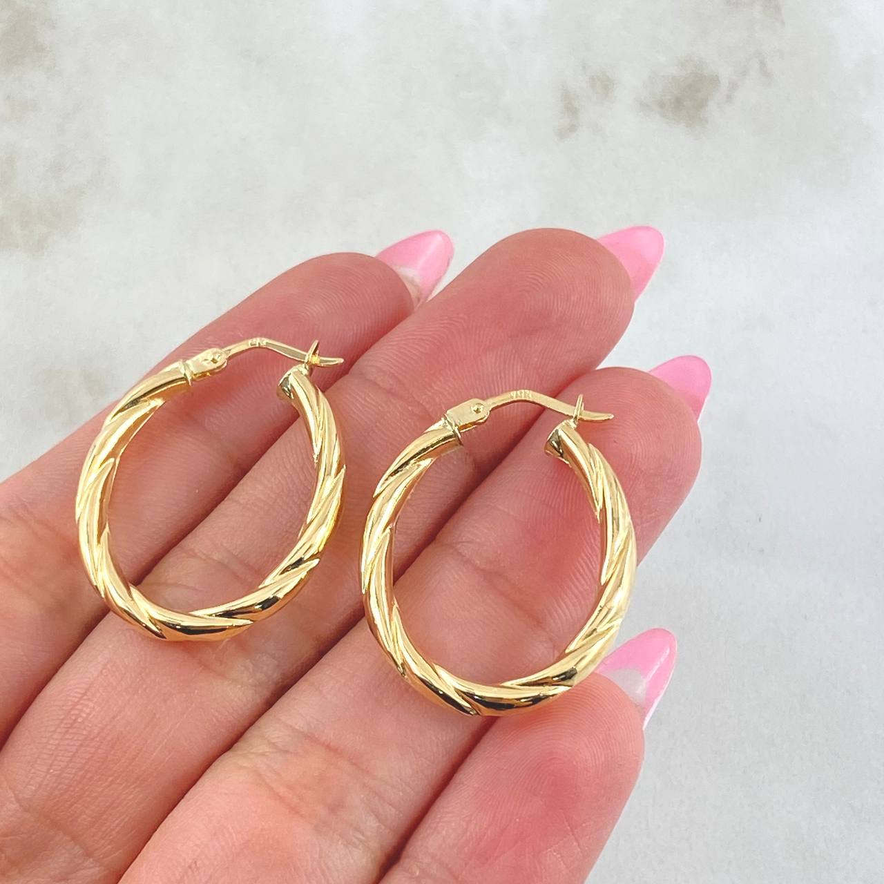 Candongas Mary Ovalada 2.6gr / 1 in / Oro Amarillo 18K *