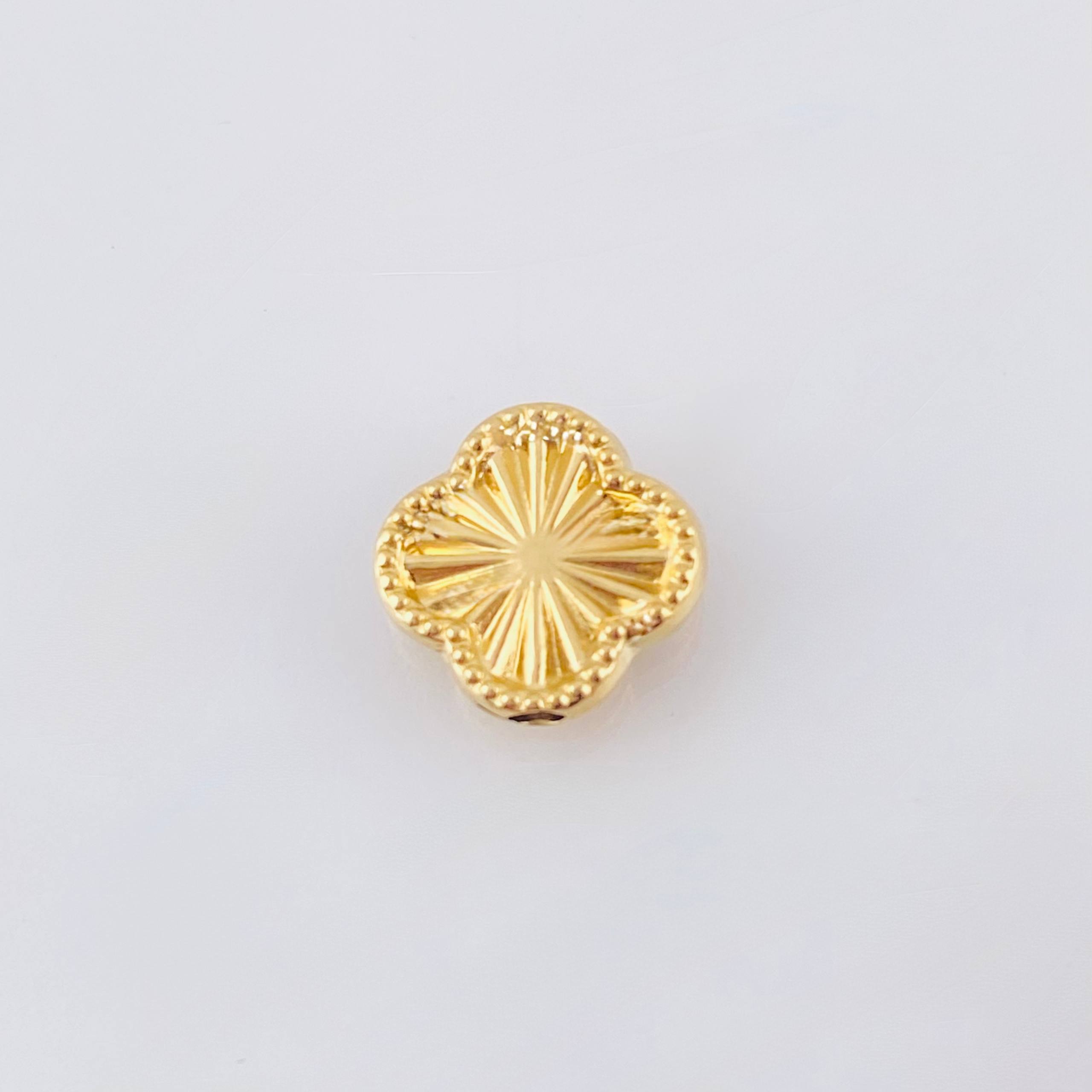 Herraje Trebol Dorado 0.6gr / 1/2 in / Oro Amarillo 18K *