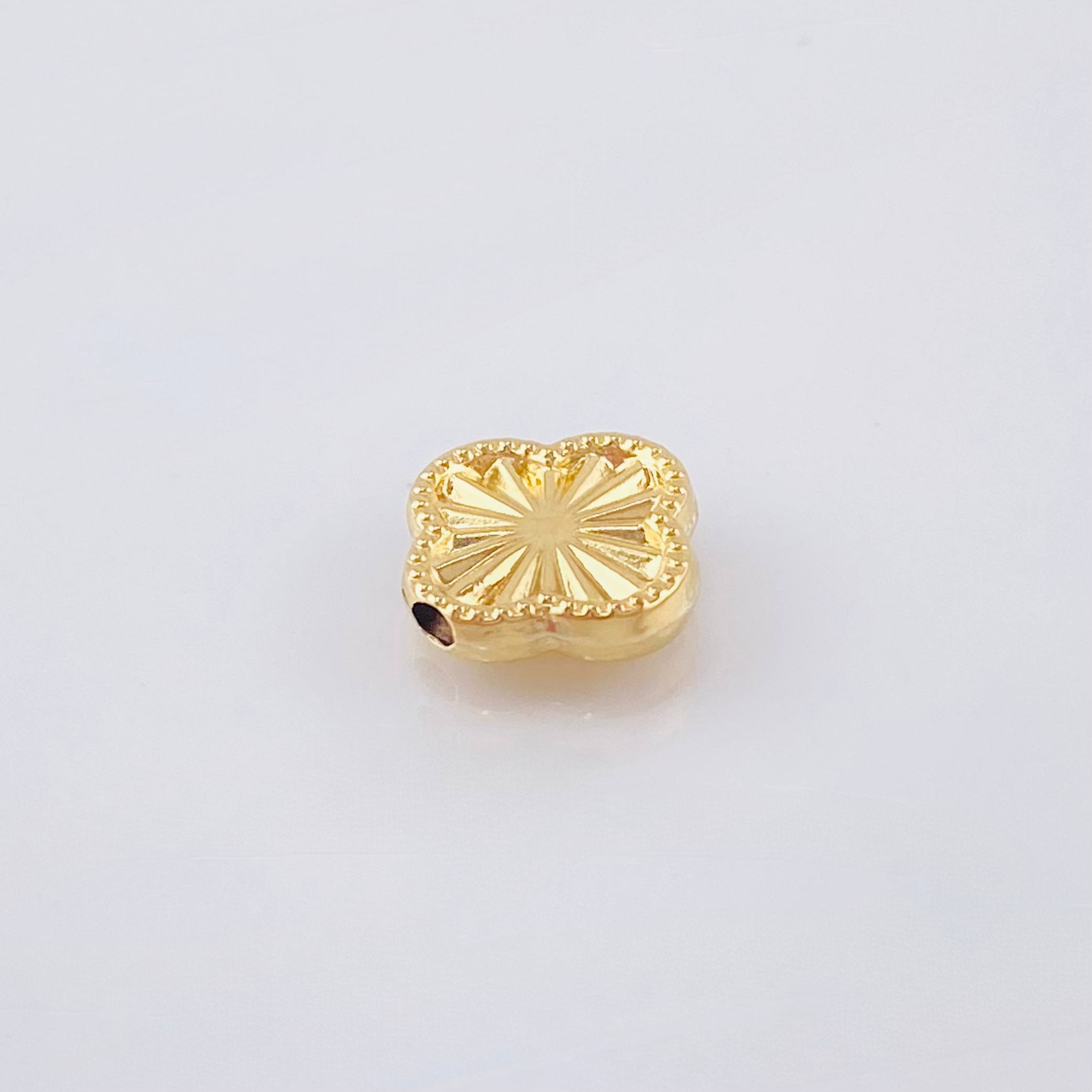 Charm Clover 0.55 g / 1/2 in 18K Yellow Gold