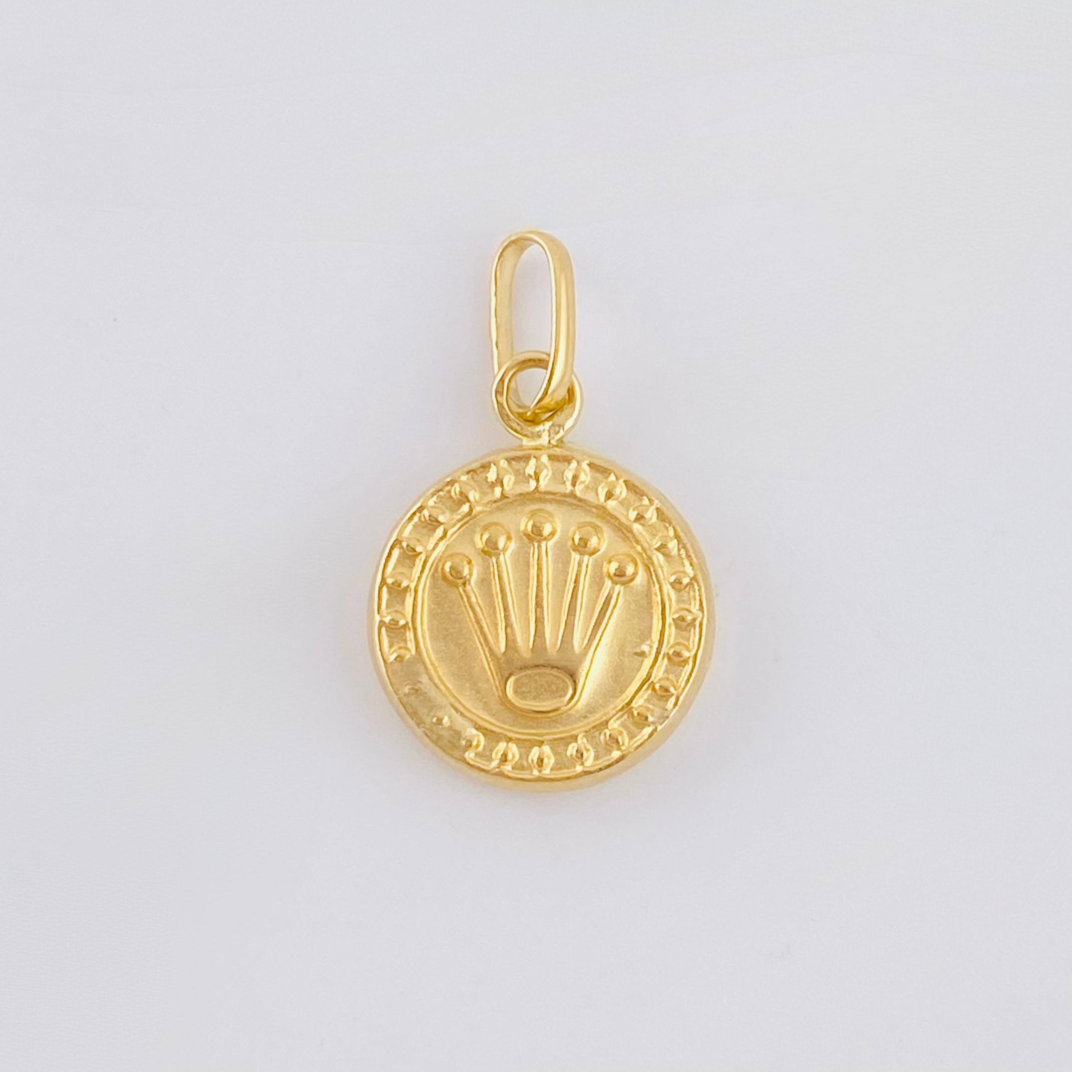 Circular Crown Pendant 0.45gr / 3/4 in / 18K Yellow Gold *