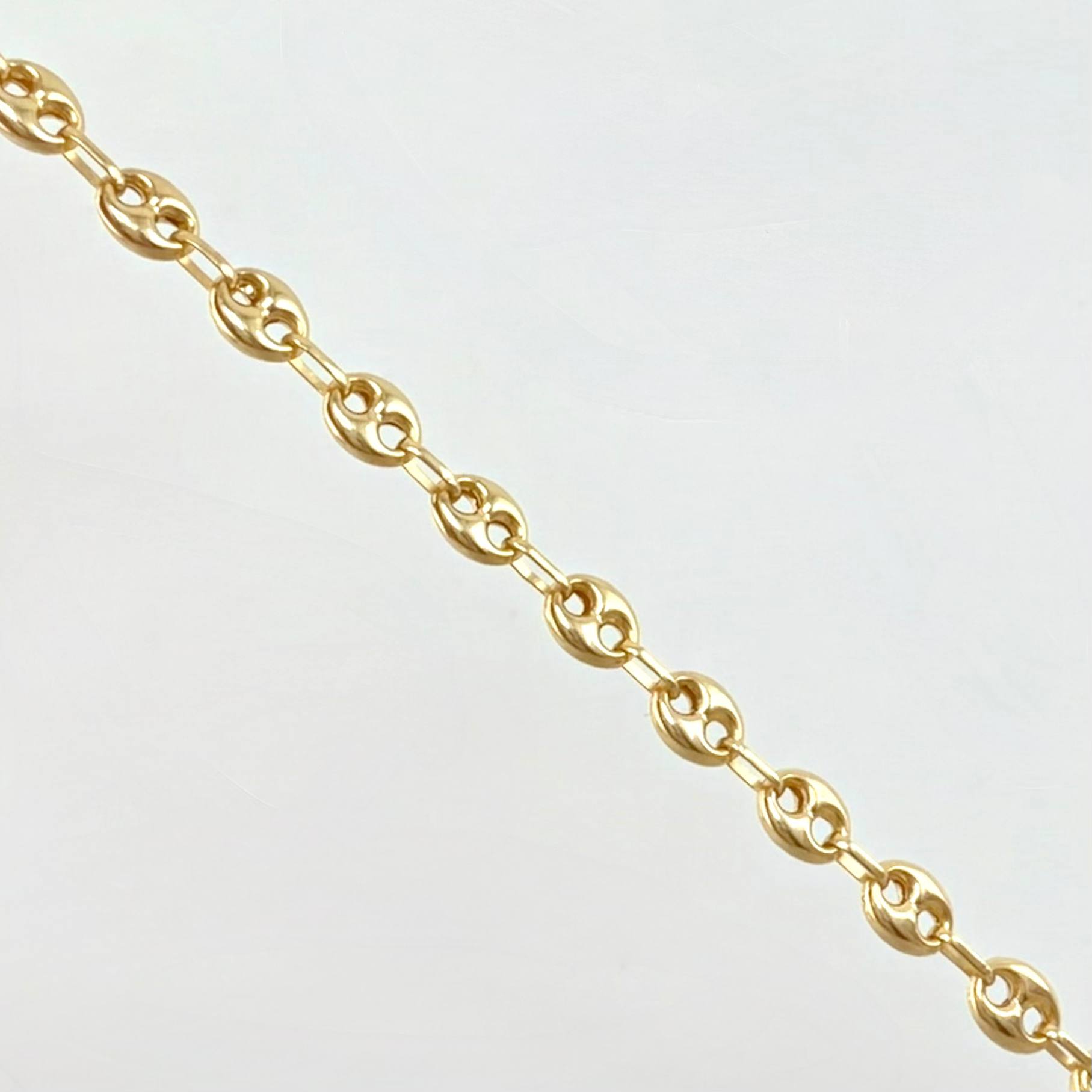 Pulso GC 2.15gr / 7 in / 3.7mm Oro Amarillo 18K ©