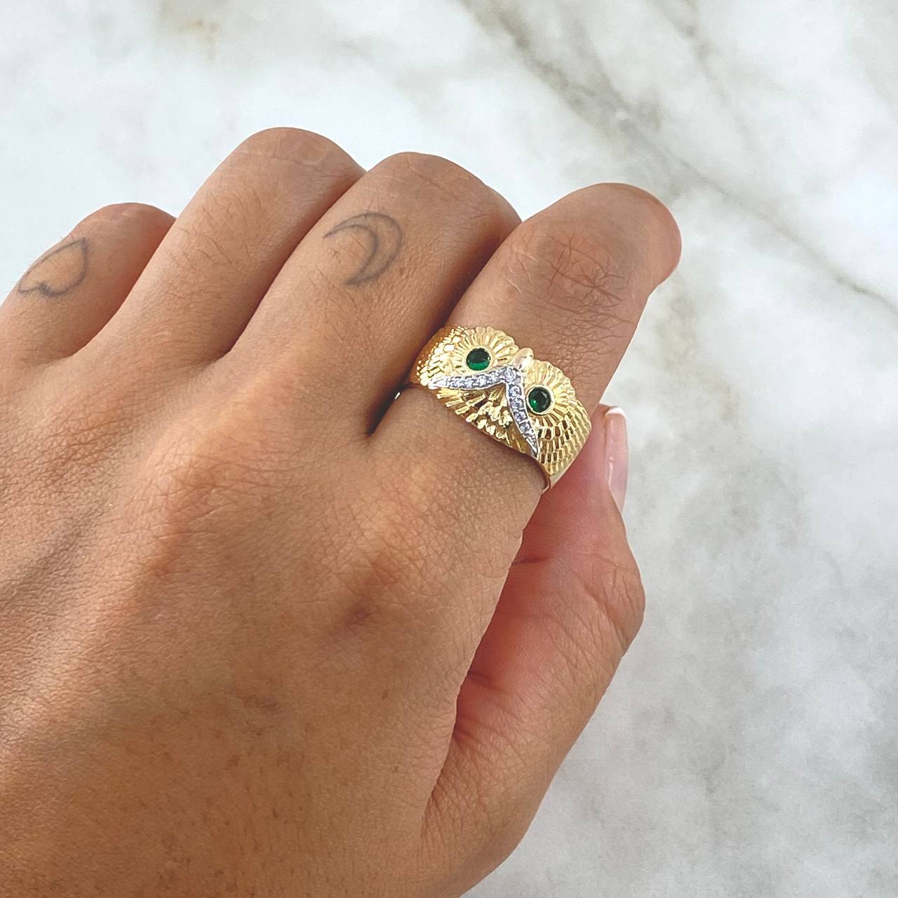 Owl Ring 4.85gr / T9 1/4 / White Zircons Green Eyes 18K Yellow Gold ©