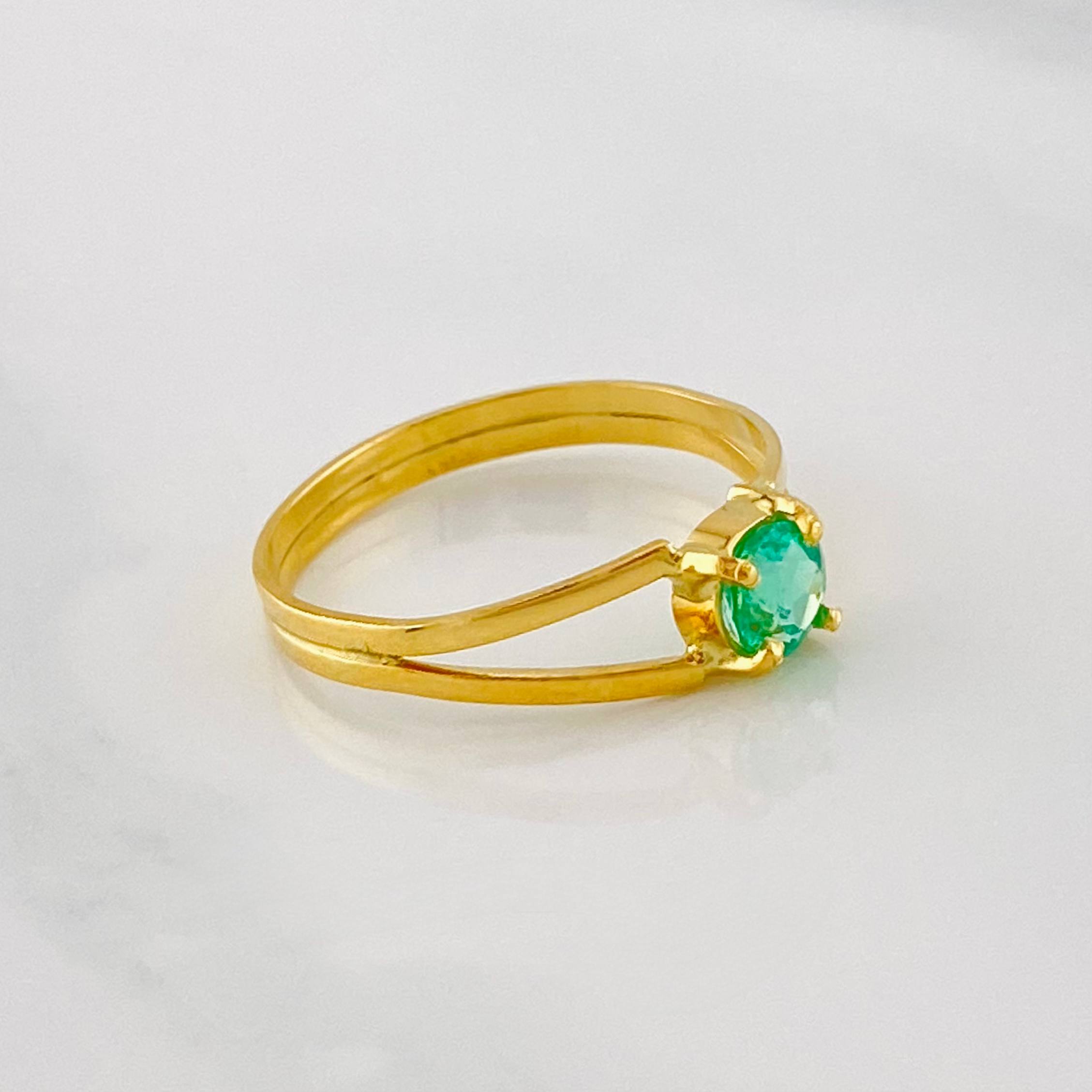 Anillo Solitario Doble Esmeralda 40pts 1.5g / T6 1/2 Oro Amarillo 18K