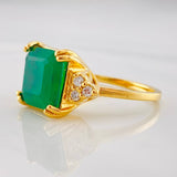 Anillo Cuadrado Imperial Esmeralda 3.7qts Diamantes 12pts 6.15g / T6 1/4 Oro Amarillo 18K