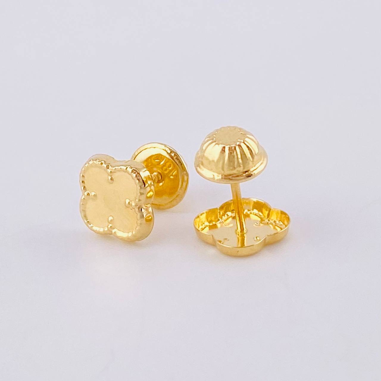 Clover Stud Earrings 0.5 g / in / 6.3 mm 18K Yellow Gold