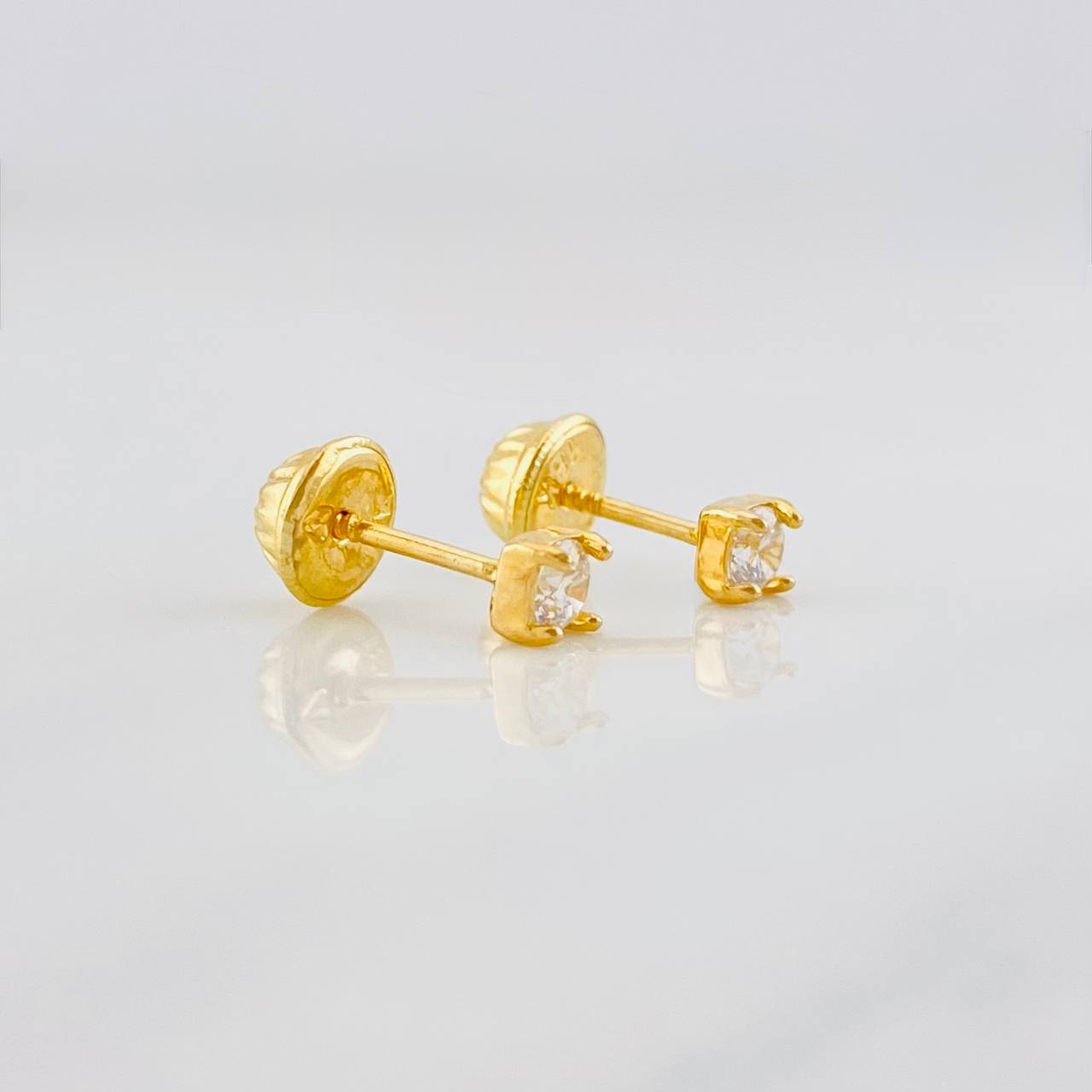 Four Claw Stud Earrings 0.6g / in / 3.1mm Yellow Gold 18K