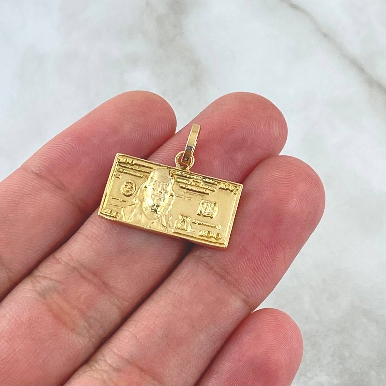 Pendant 100 Dollars 3.9gr / 2cm / Smooth Relief 18K Yellow Gold *