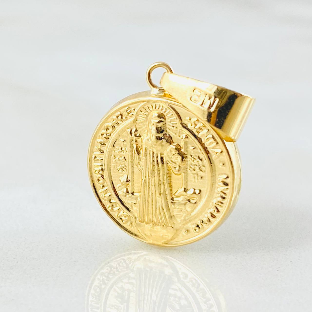 San Benito Pendant 1.25gr / 1 in / 18K Yellow Gold