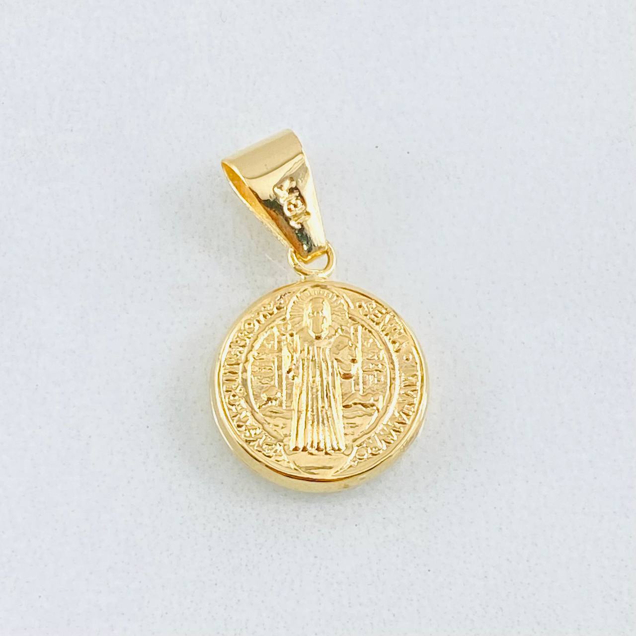 San Benito Pendant 0.9gr / 3/4 in / 18K Yellow Gold