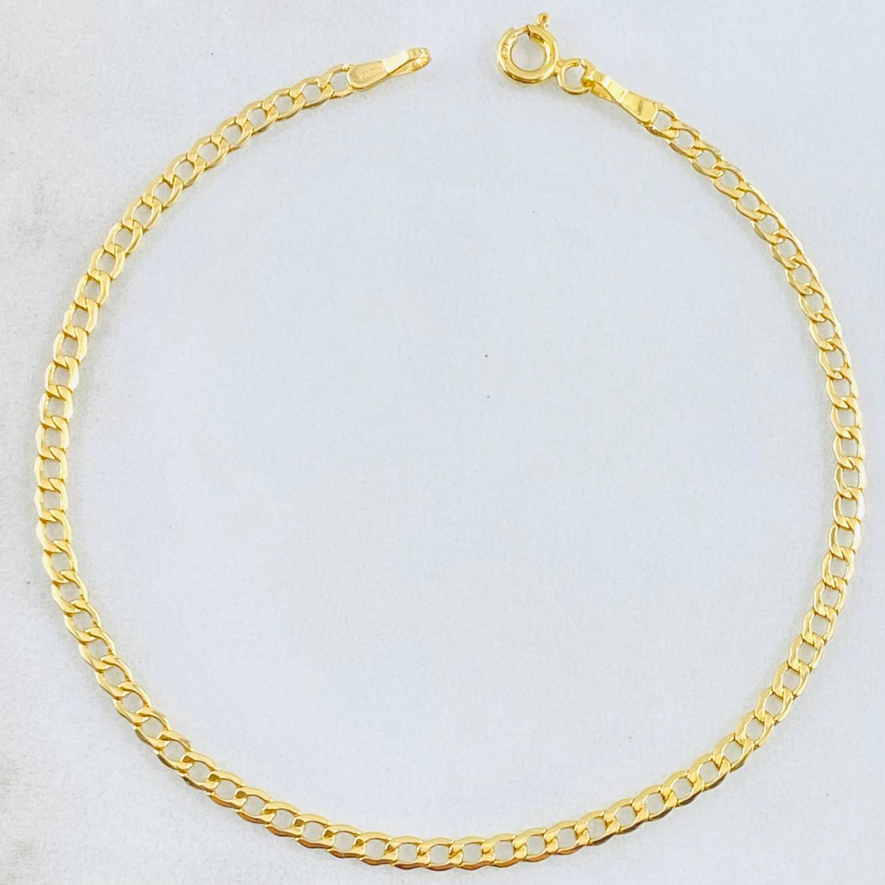 Pulso Cubano 1.35gr / 7 1/2 in / 2.5mm Oro Amarillo +1 18K ©