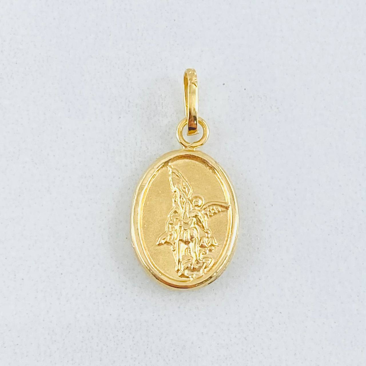 Dije San Miguel Arcangel 0.5gr / 3/4 in / Oro Amarillo 18K ©