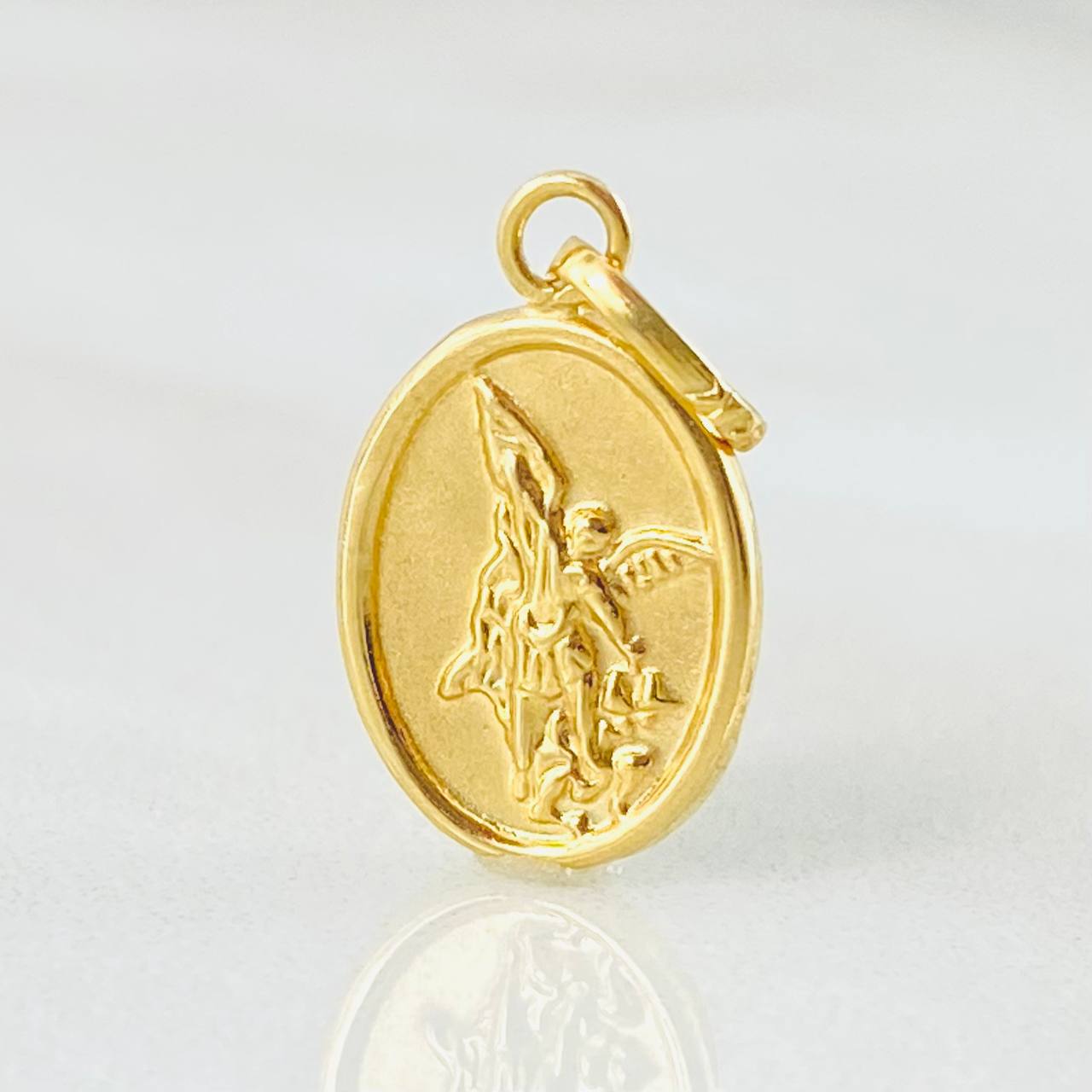 Dije San Miguel Arcangel 0.5gr / 3/4 in / Oro Amarillo 18K ©