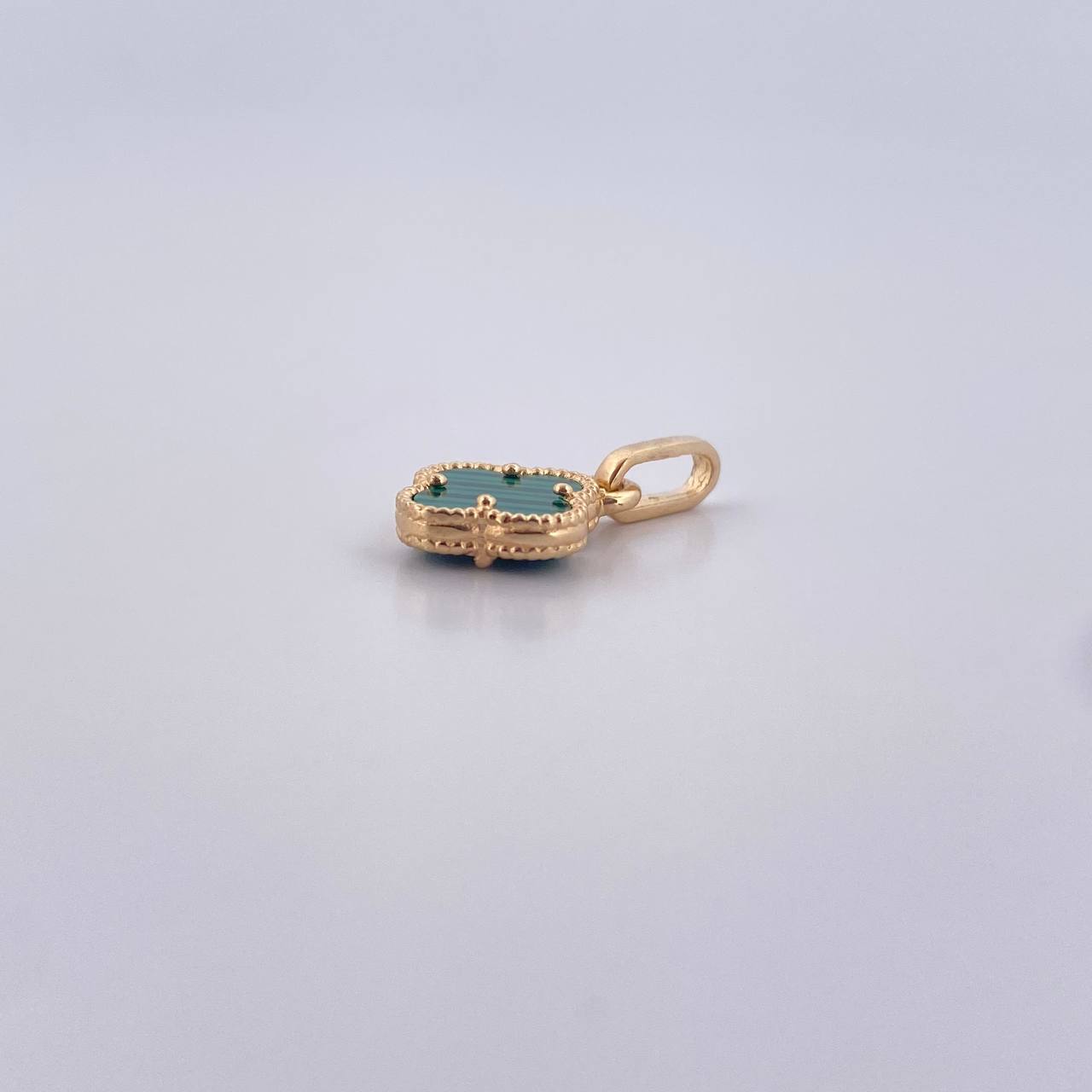 Pendant Clover VCyA 0.95gr / 1.7cm / Green Malachite Yellow Gold 18K &