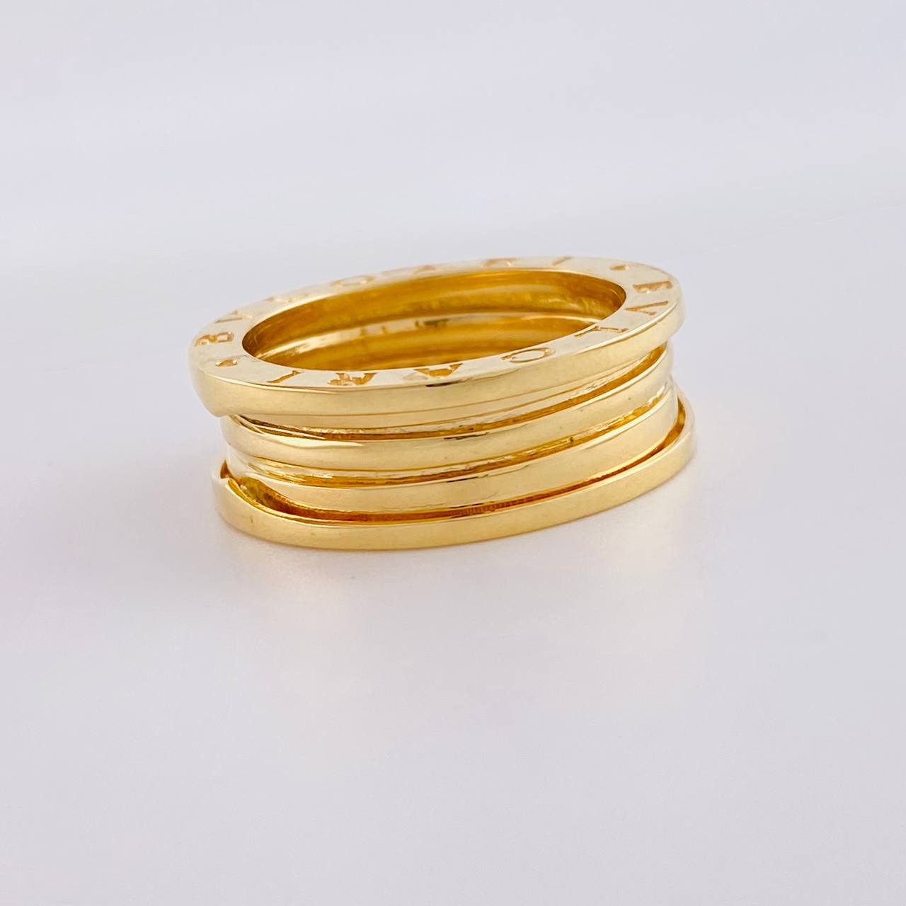 Bv Ring 9g / Size 8 1/4 Yellow Gold 18K