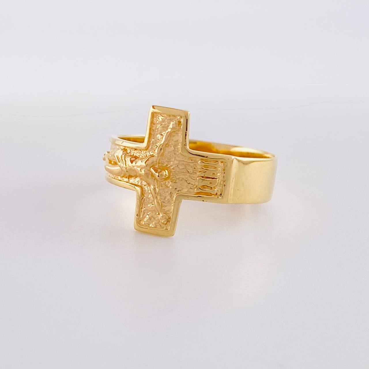 Anillo Cruz Cristo 4.75g / T10 3/4 Oro Amarillo 18K
