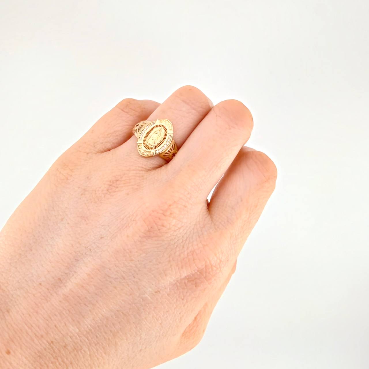 Miraculous Virgin Ring 3.3g / Size 8 1/2 Yellow Gold 18K