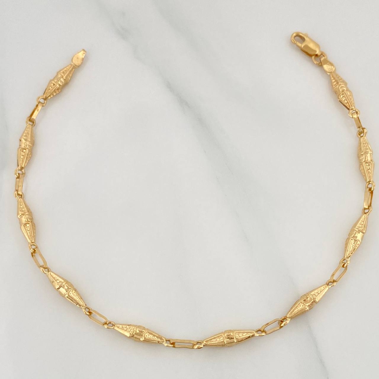Pulso Rustico Dubai 2.75 g / 7 1/2 in / 3 mm Oro Amarillo 18K