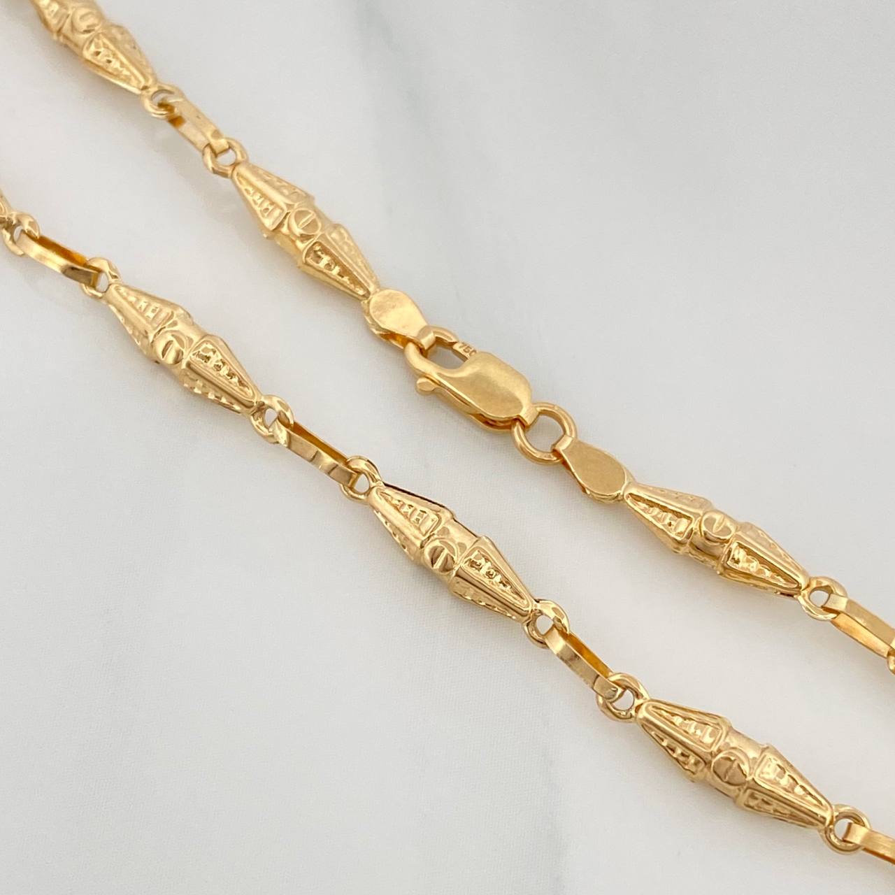 Pulso Rustico Dubai 2.75 g / 7 1/2 in / 3 mm Oro Amarillo 18K