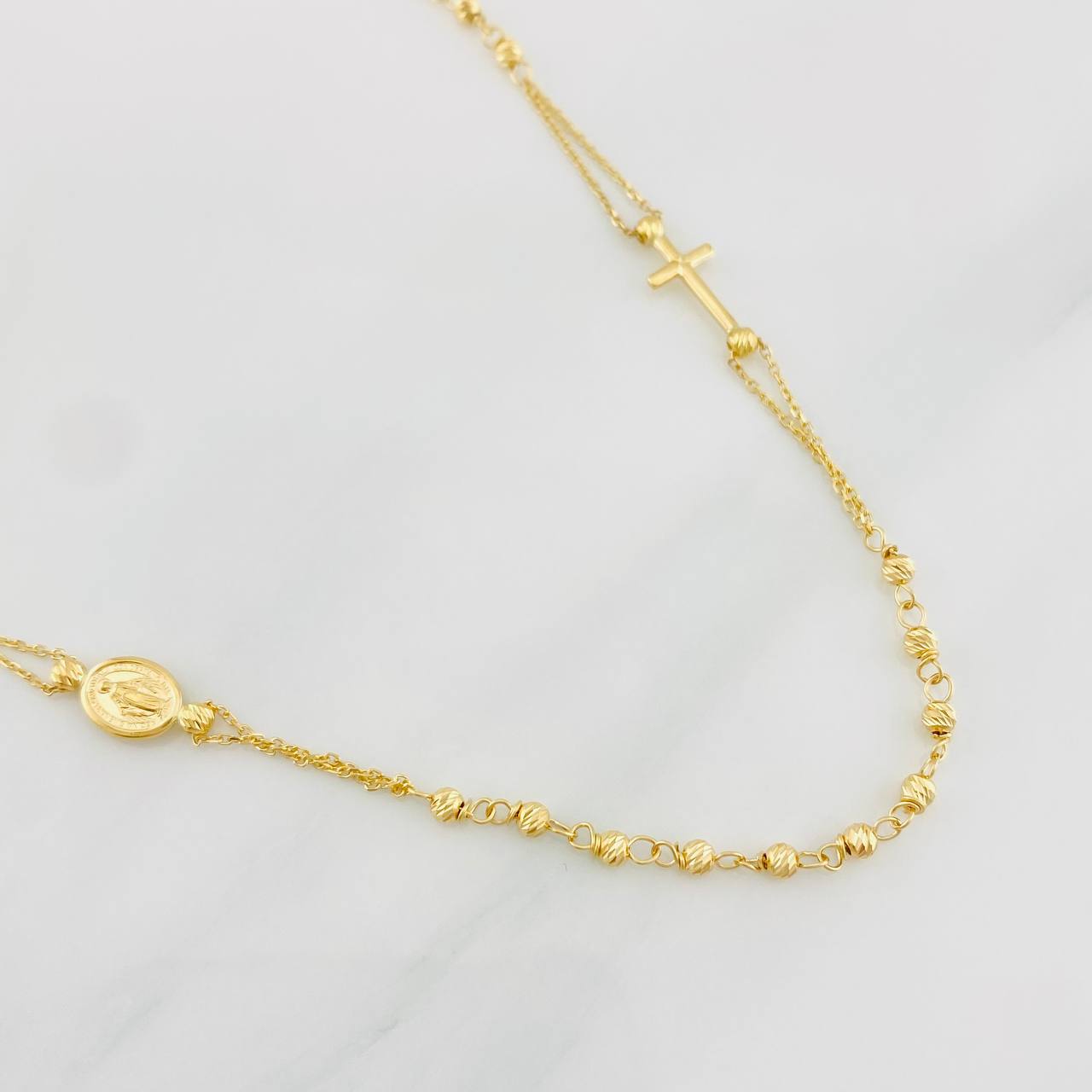 Cadena Denario Virgen Cruz 3.85g / 18 in / 2.4mm Oro Amarillo 18K