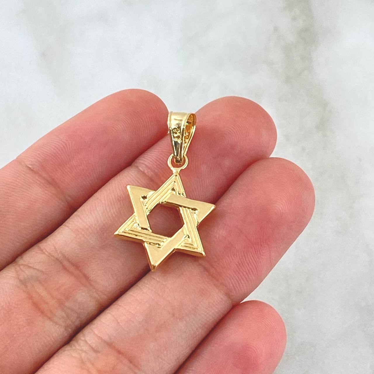 Pendant Star of David 2.25gr / 3.7cm / Striped 18K Yellow Gold