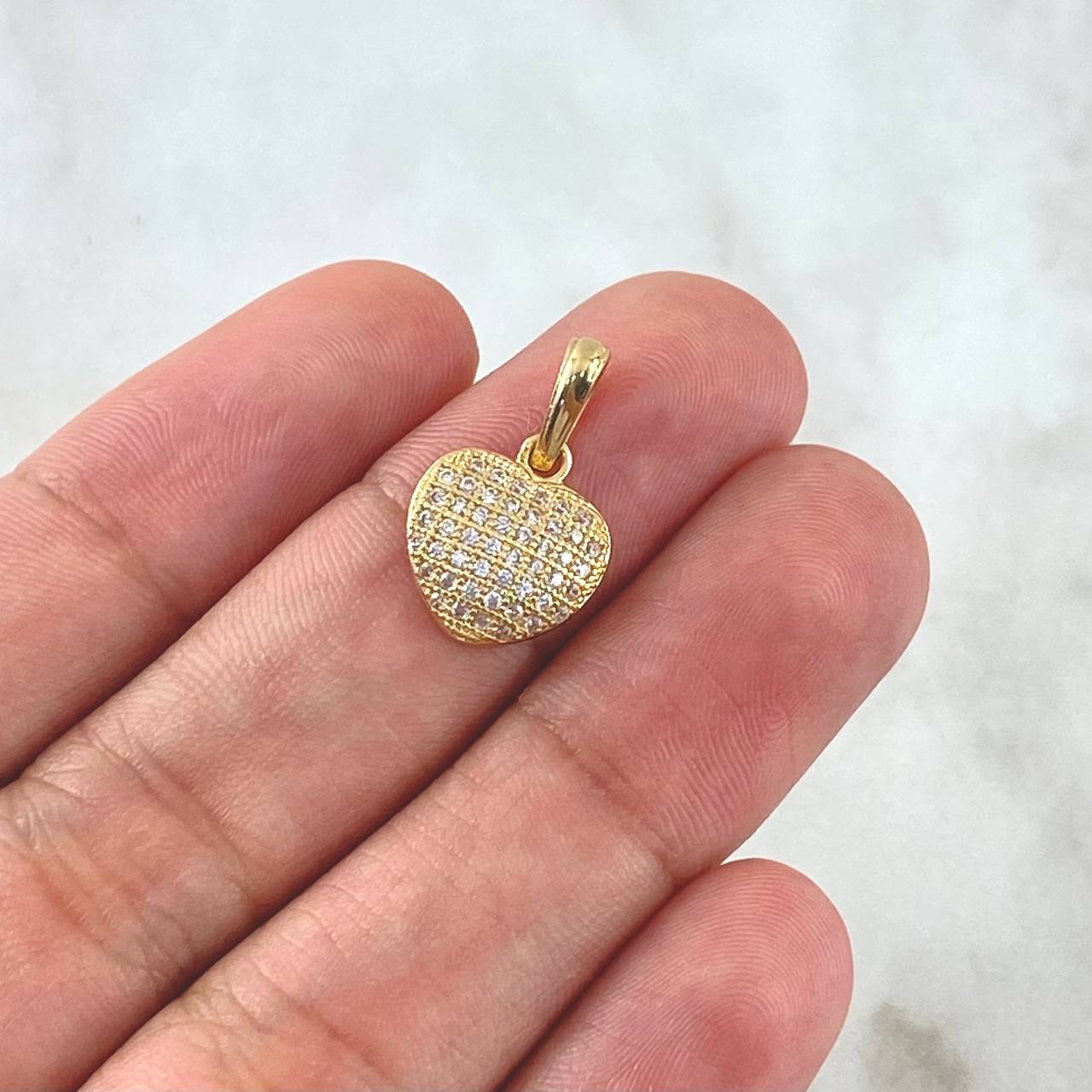 Dije Corazón Cojín 1.4gr / 1.8cm / Circones Blancos Oro Amarillo 18K