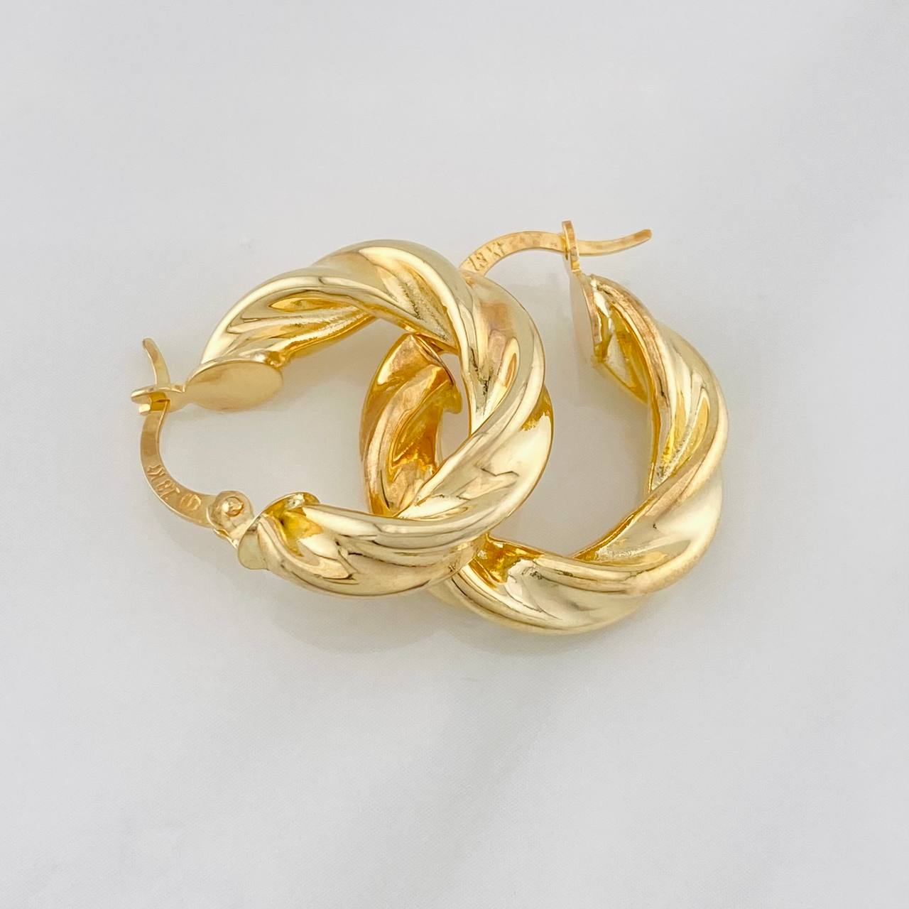 Hoop Earrings Elara 3.4g / 3/4 in Yellow Gold 18K