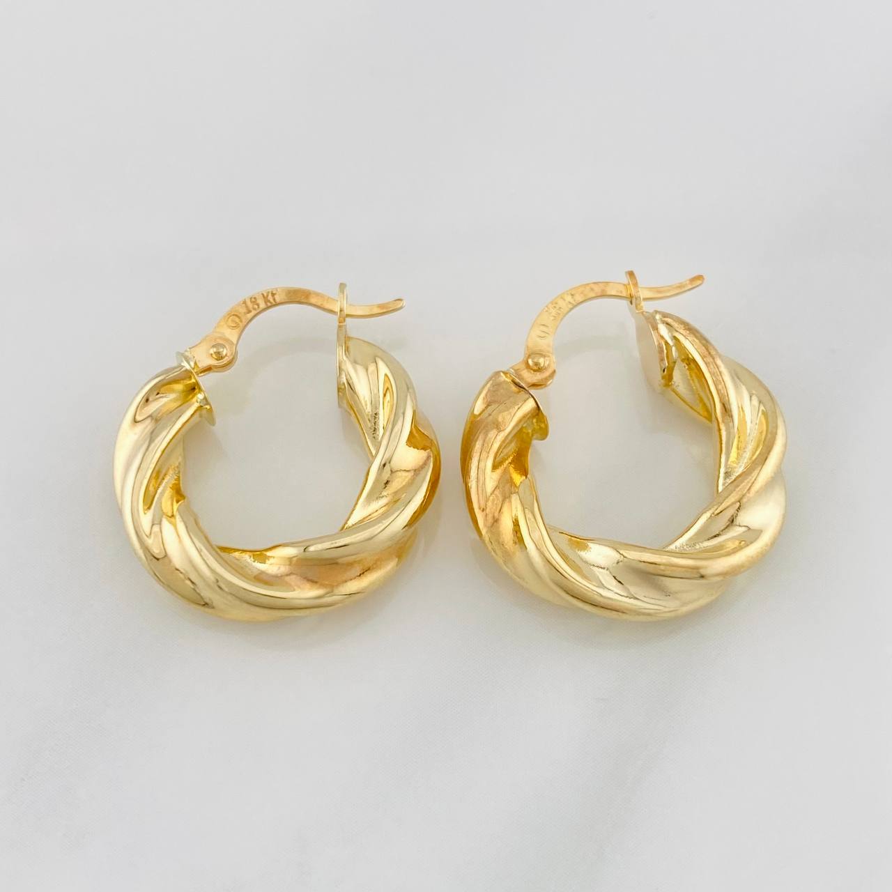 Hoop Earrings Elara 3.4g / 3/4 in Yellow Gold 18K