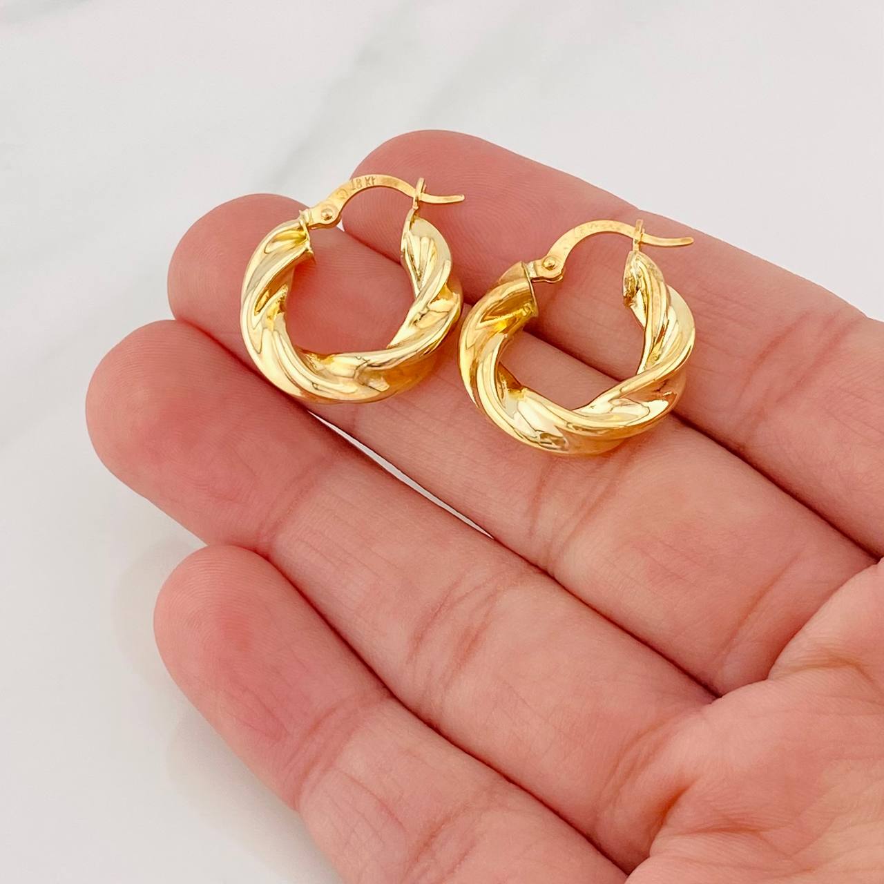 Hoop Earrings Elara 3.4g / 3/4 in Yellow Gold 18K