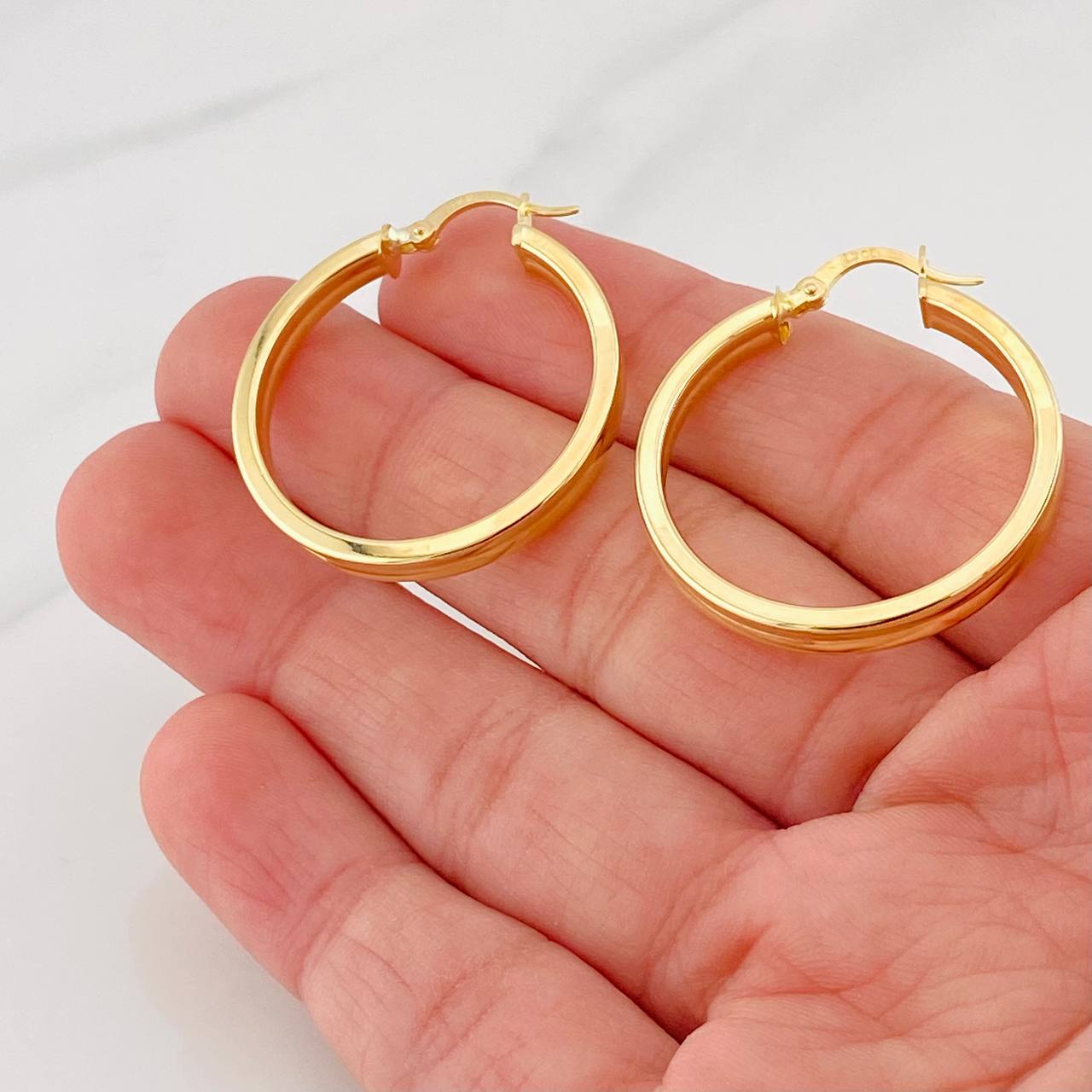 Double Hoop Earrings 3.55g / 1 1/4 in 18K Yellow Gold