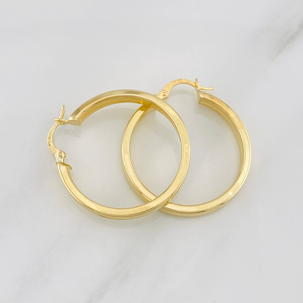 Double Hoop Earrings 3.55g / 1 1/4 in 18K Yellow Gold