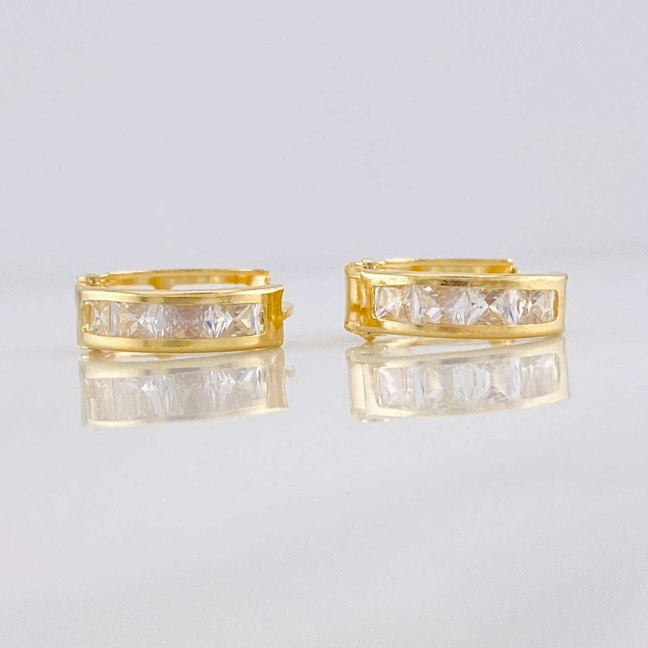 Candongas Carril 1.6g / 1/2 in Oro Amarillo 18K