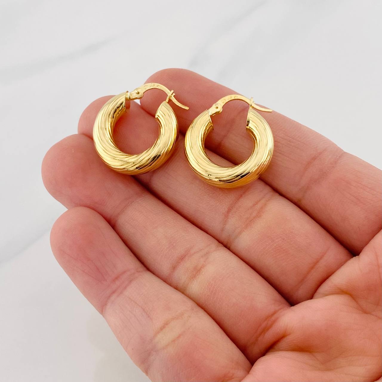 Hoop Earrings Rudi 3.9g / 3/4 in 18K Yellow Gold
