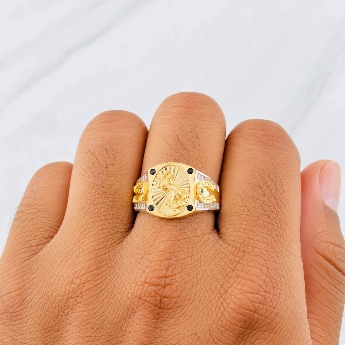 Horse Ring 6.1g / T10 1/2 Two-Tone Yellow White Gold 18K