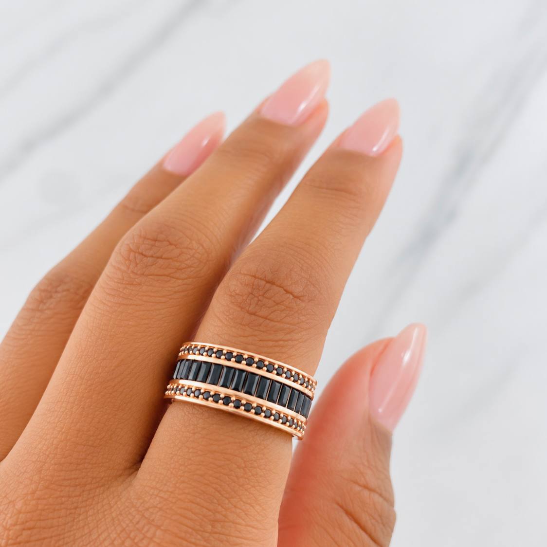 Dense Channel Ring 6.55g / T7 1/2 Two-Tone White Rose 18K