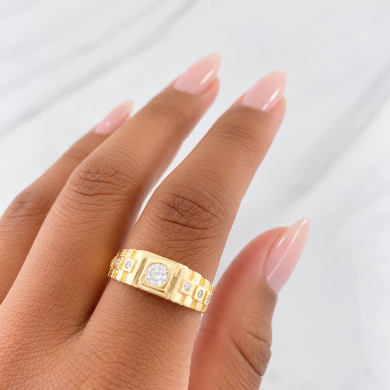 Square Ring 3.7g / T9 Yellow Gold 18K
