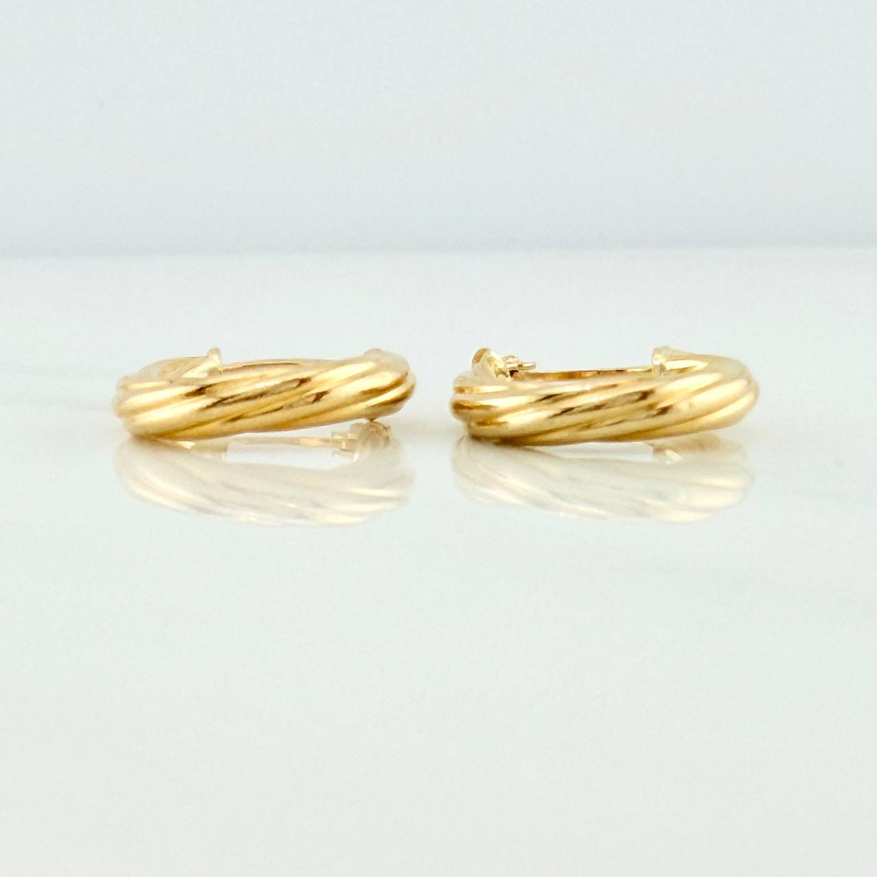 Sofi Hoop Earrings 1.55gr / 3/4 in / 18K Yellow Gold %