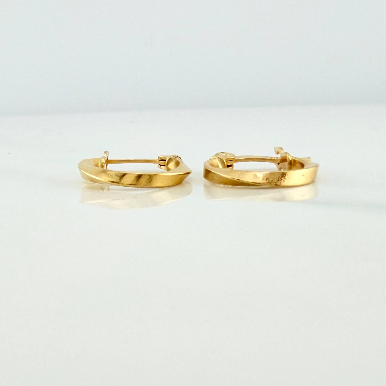 Candongas Bridget 1.05gr / 1/2 in / Oro Amarillo 18K %