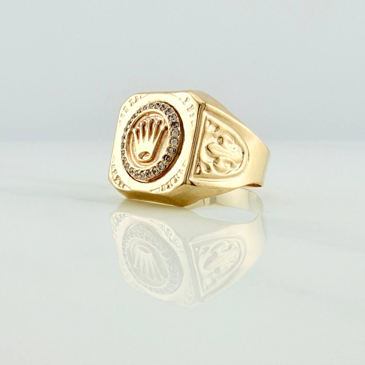 Anillo Corona 4.85gr / T10 3/4 / Oro Amarillo 18K $