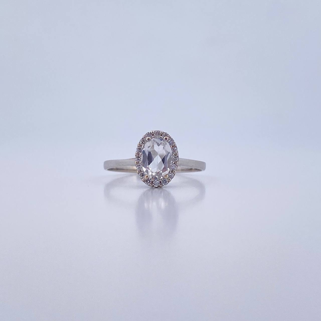 Oval Ring 1.8gr / T6 1/2 / White Zircons 18K White Gold &