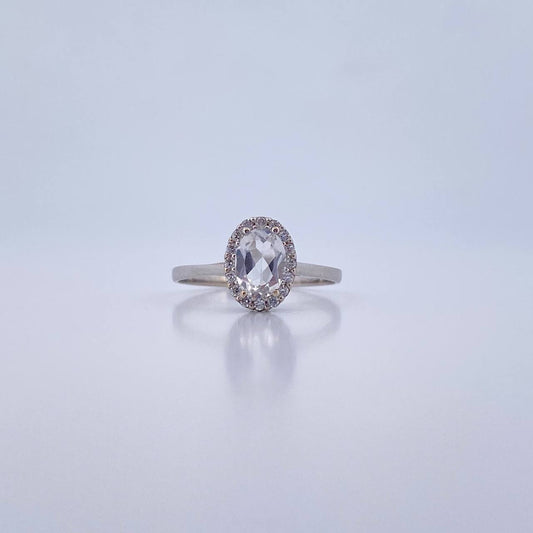 Oval Ring 1.8gr / T6 1/2 / White Zircons 18K White Gold &