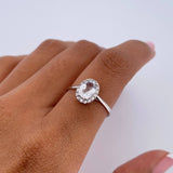 Oval Ring 1.8gr / T6 1/2 / White Zircons 18K White Gold &