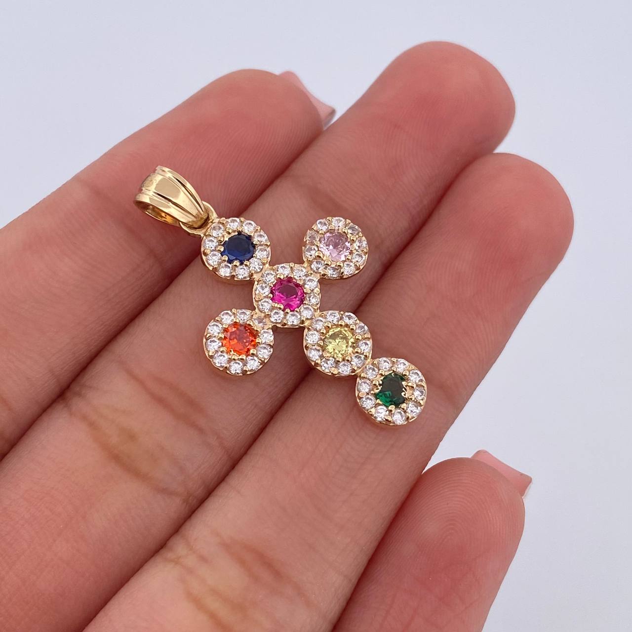 Dije Cruz Tupida 2.35gr / 3cm / Circones Colores Oro Amarillo 18K $
