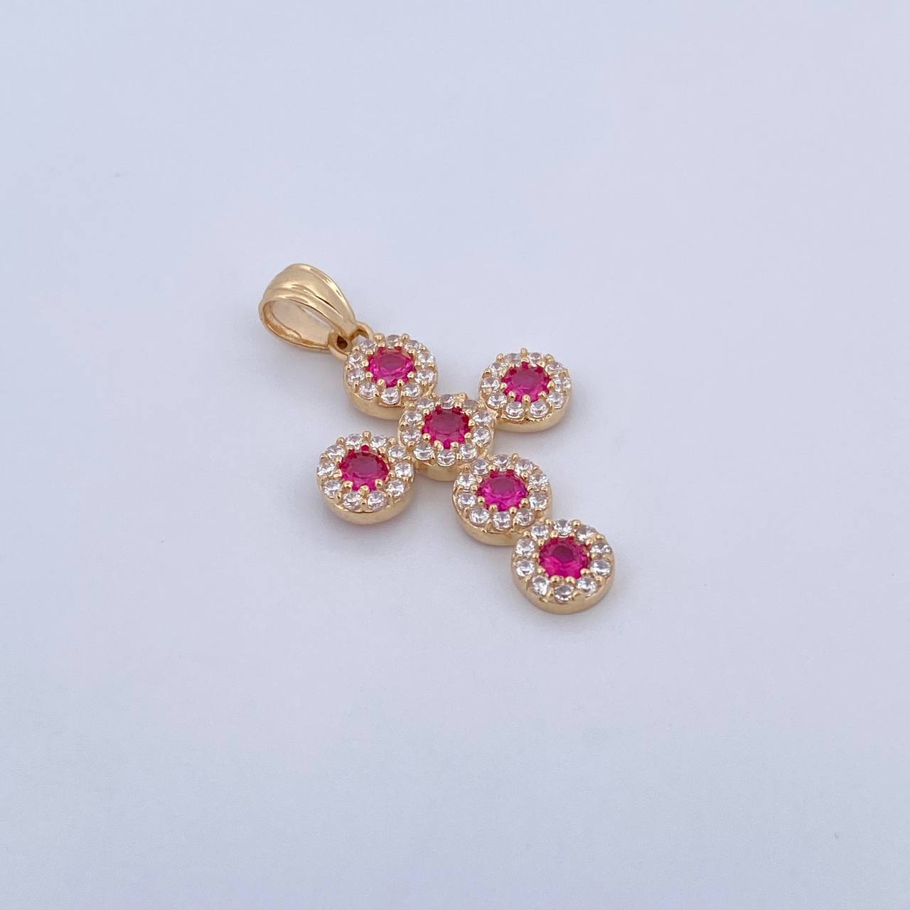 Dije Cruz Tupida 2.35gr / 3cm / Circones Fucsias Blancos Oro Amarillo 18K $