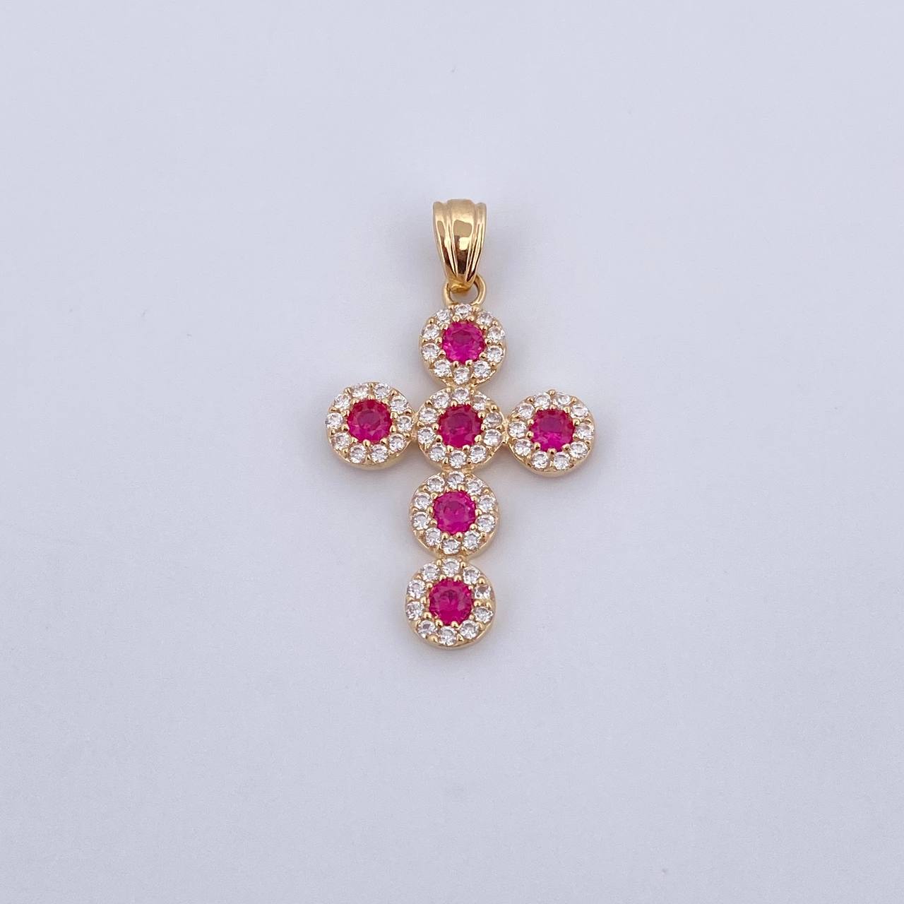 Dije Cruz Tupida 2.35gr / 3cm / Circones Fucsias Blancos Oro Amarillo 18K $