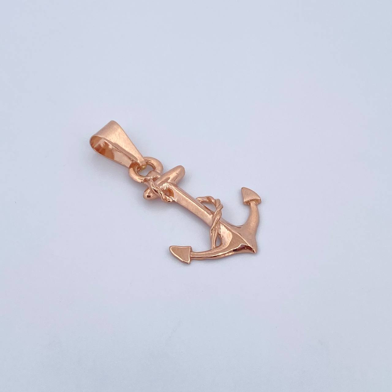 Dije Ancla 1.4gr / 3.1cm / Liso Oro Rosa 18K $