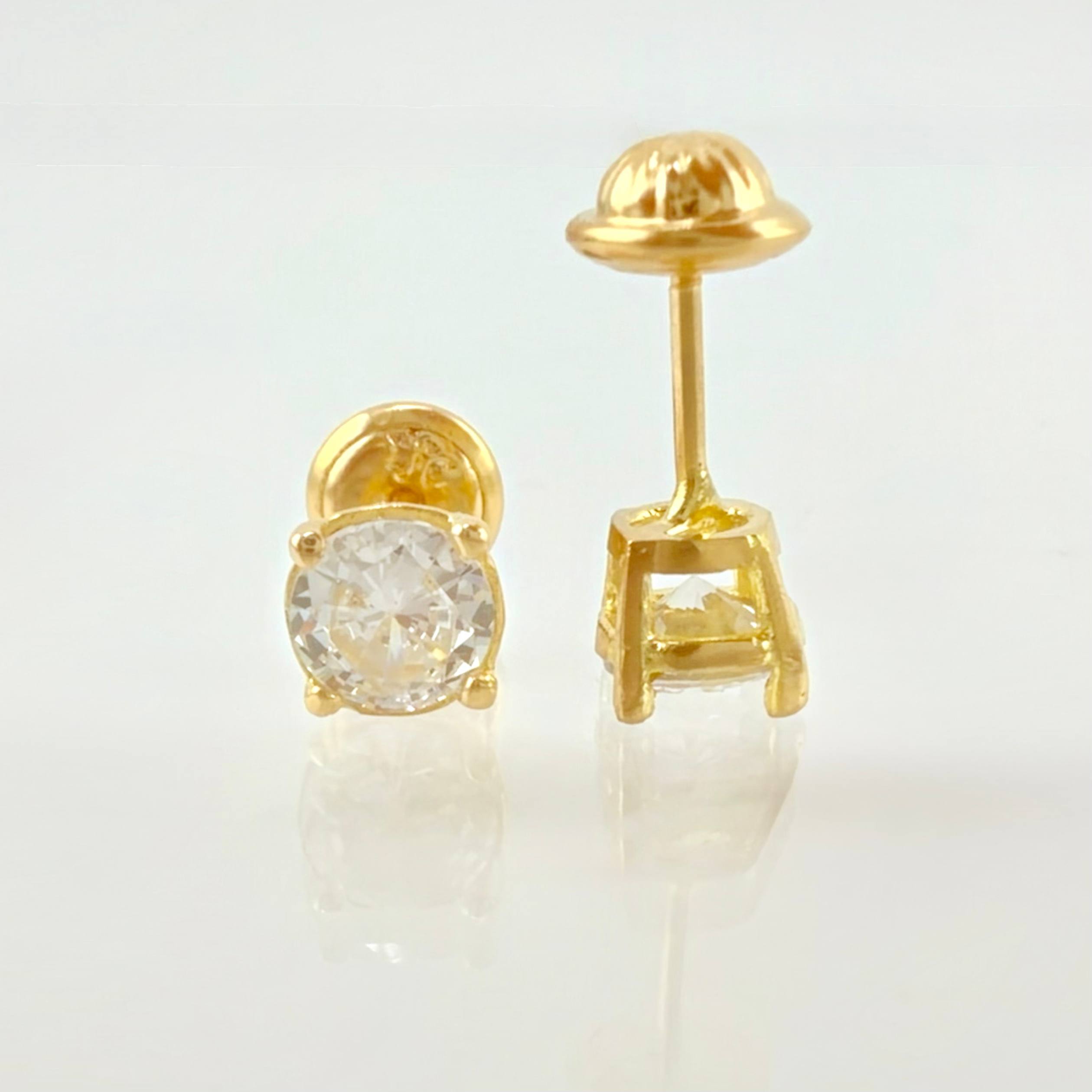 Stud Earrings Four Claws 1.4gr / 5.3mm 18K Yellow Gold *