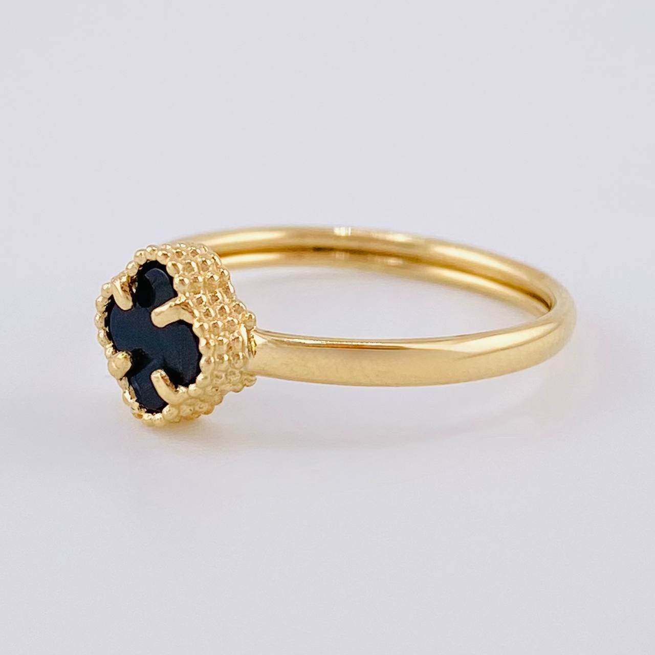 Clover Black Onyx Ring 1.2 g / T6 1/2 Yellow Gold 18K