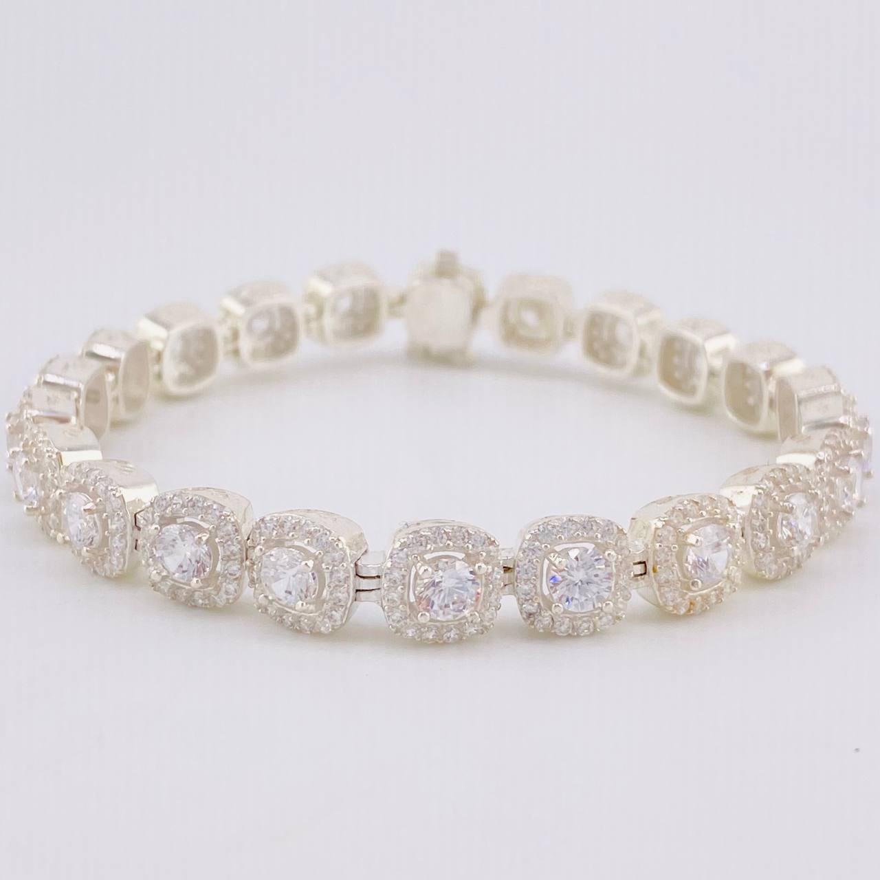 Tennis Bracelet 22.2 g / 7 in / 7.7 mm Silver 925