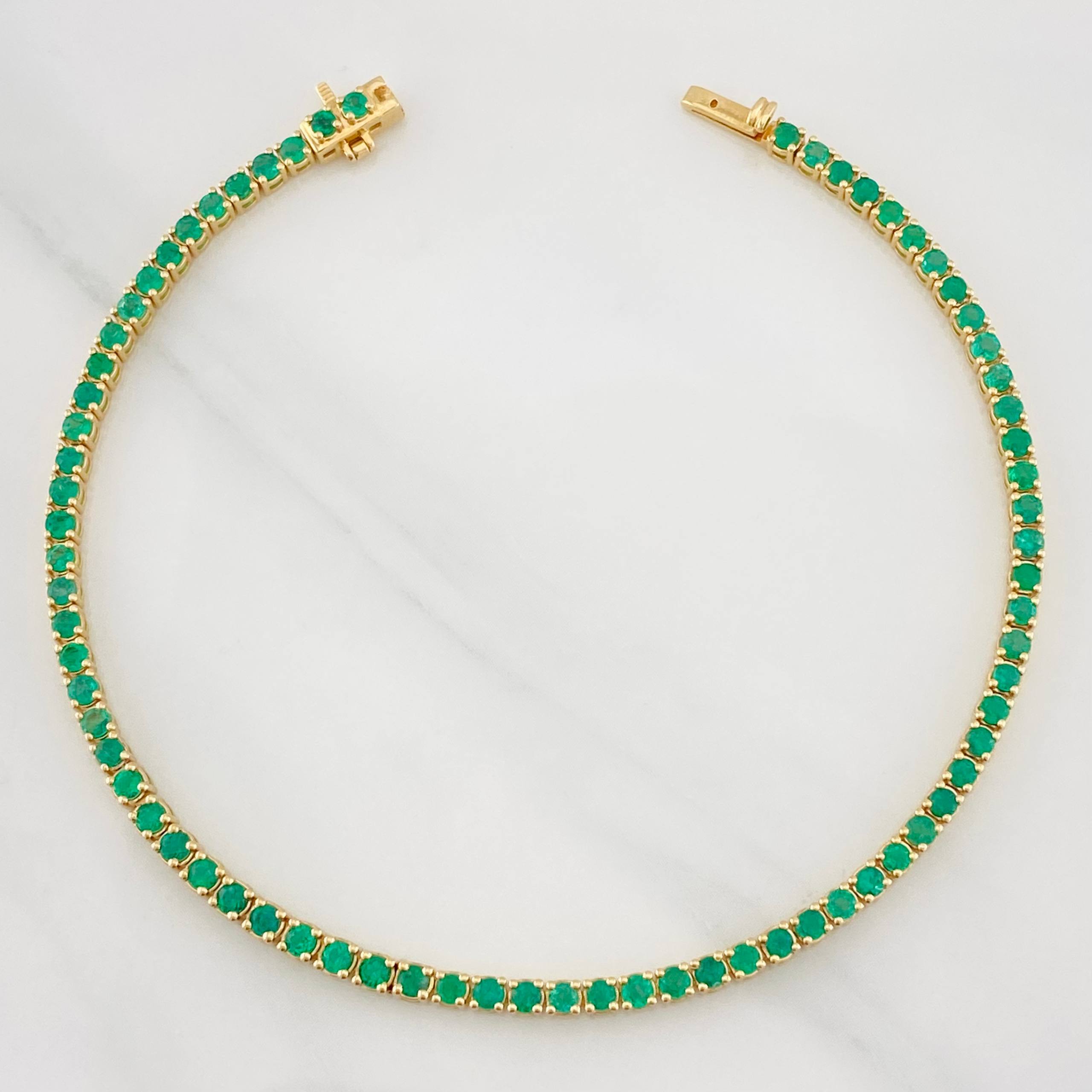 Tennis Bracelet Emerald 2.55 carats 9.2g / 8 1/4 in / 2.5mm Yellow Gold 18K